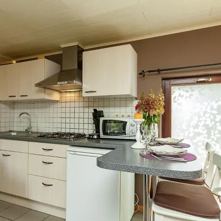 Ferienhaus Charming Cottage In Stoumont With Colourful Garden *